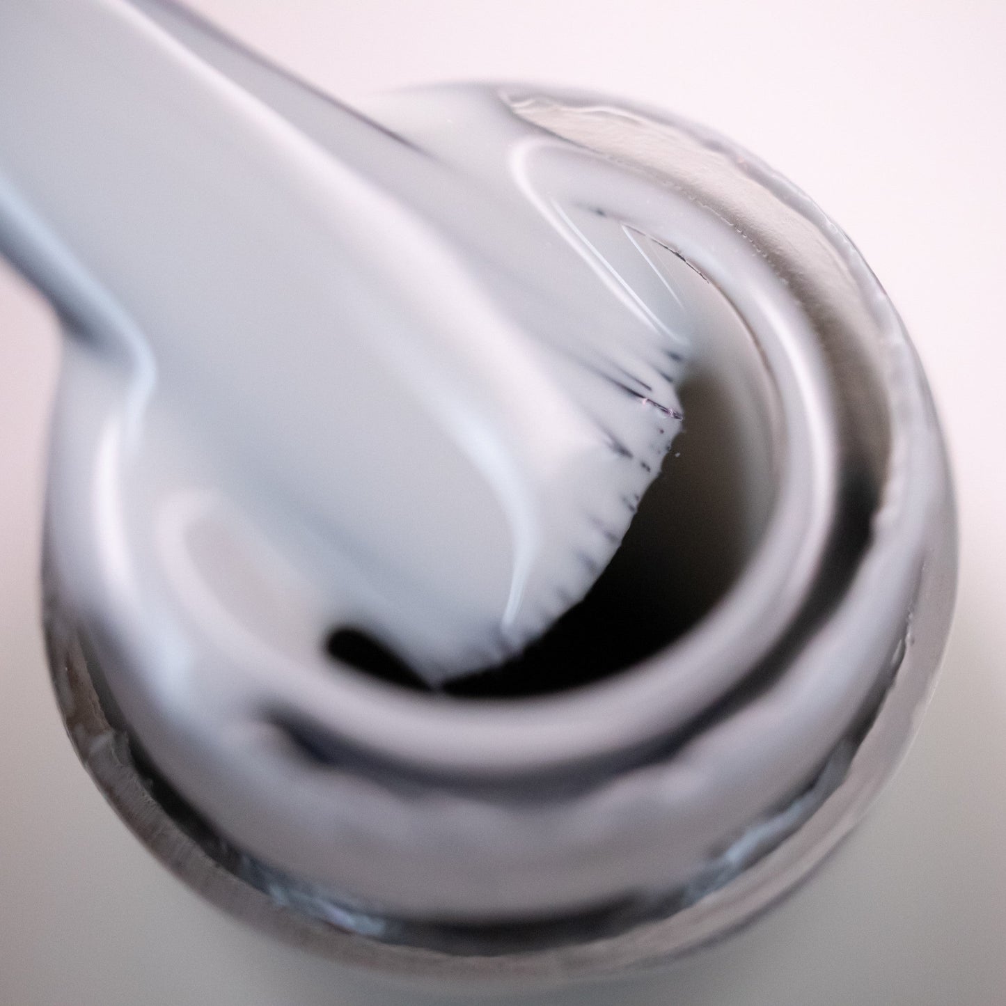 Esmalte Semipermanente Studios - Pale Smoke - Libre de HEMA y TPO | Didier Lab - 8 ml