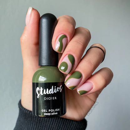 Esmalte Semipermanente Studios - Deep olive - Libre de TPO | Didier Lab - 8ml